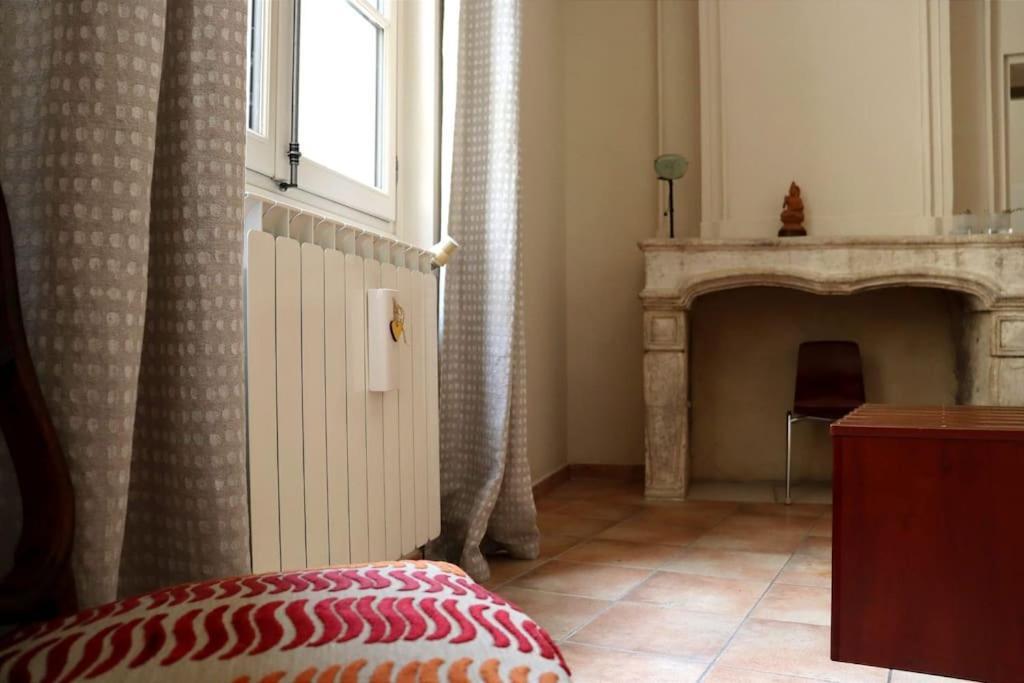 Appartamento Uzes Centre Quartiers Des Arts Charme De L'Ancien Esterno foto