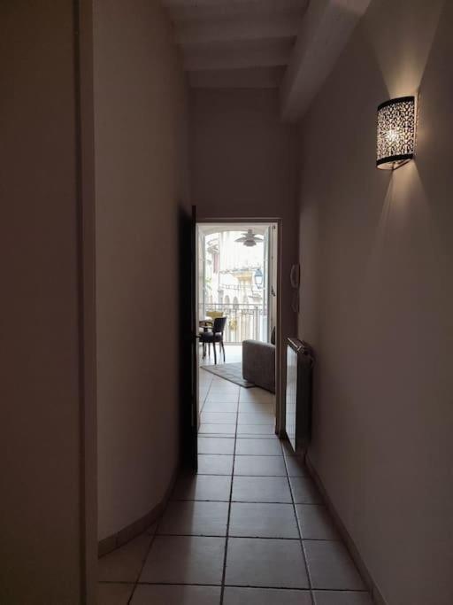 Appartamento Uzes Centre Quartiers Des Arts Charme De L'Ancien Esterno foto